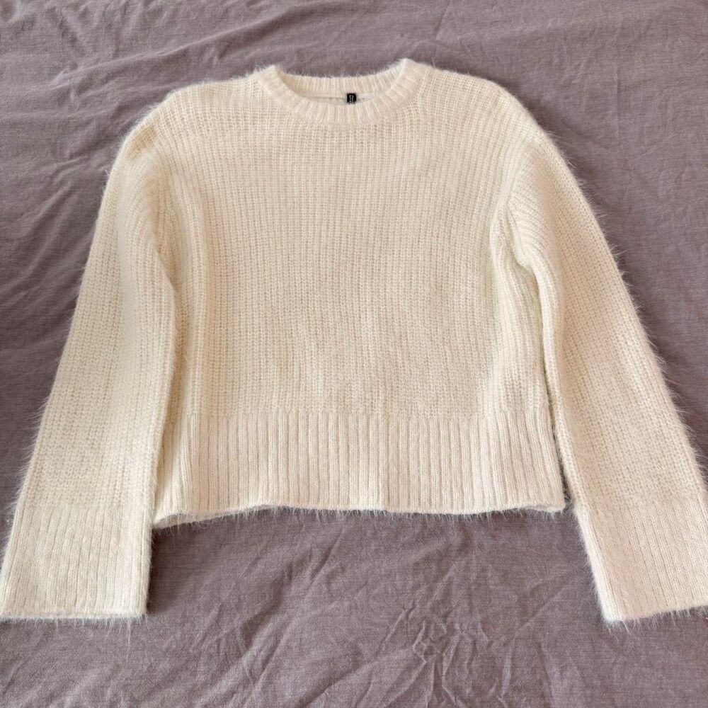 H-m Women's White and Cream Jumper